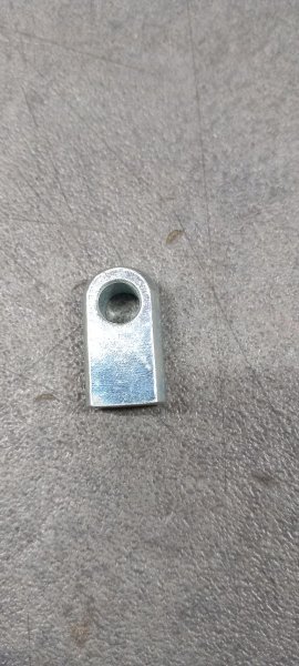 Auge flach M5, &Oslash; 8,2 mm, wirksame L&auml;nge 16 mm